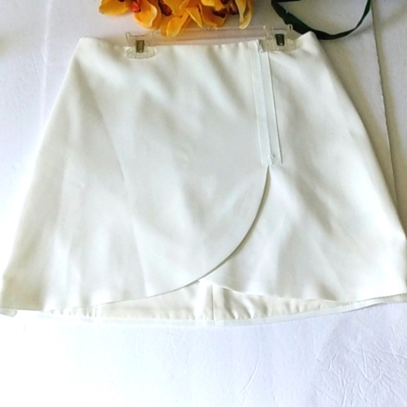 ALICE & OLIVIA CLASSICS CREAM TULIP HEM CROSSOVER MINI SKIRT SIZE 8 - Picture 5 of 13